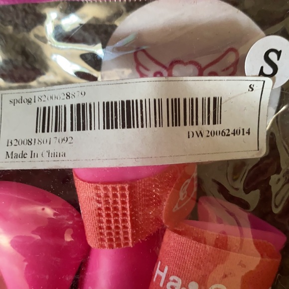 SHEIN Brand new dog rain boots shoes w Velcro - Picture 6 of 6